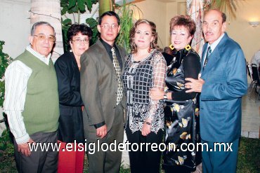20112007
Carlos y Silvia, en la compañía de Celedonio Mora, Lolita de Mora, Silvia de Ceniceros y Carlos Ceniceros.