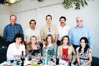 Beto y Rocío Martínez, César y Susana Del Bosque, Manuel y Astrid Algara, Gerardo, Paty y Sergio Martínez y Astrid Algara Martínez.