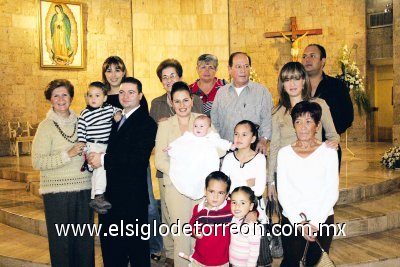 Georgina Sáenz de Villa, Jorge Humphrey Galván, Jorge Humphrey, Iziar y Ale Galván, Queta de Galván, Rosario Jáuregui, Ezequiel Galván, Paty Galván de Ramírez, Rogelio Ramírez, Marian Humphrey Galván, Daniela Ramírez Galván, Teresa Jáuregui, Rogelio Ramírez Galván y Susy Cuesta Galván.