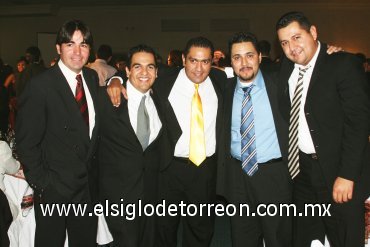 13112007
Selim Ramírez, Jean Paul Olhagaray, Ricardo Guerrero, Armando Vázquez y Moisés Escareño.