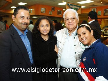 23112007
Pedro Antonio, Fernanda, Pedro Héctor y Mariana Rivas.