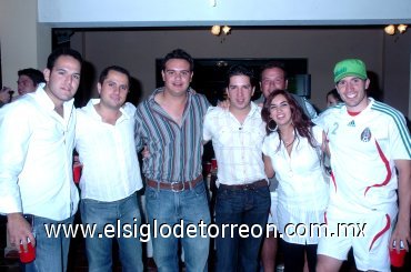 26112007
Enrique Albeniz, Cuco Sandoval, Salvador Sánchez, Rogelio Montes, Francisco Delgado, Banchis Borrego y Alejandro Players.