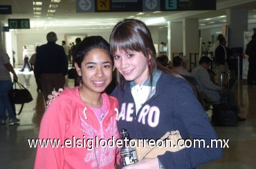 19112007
Ana Caty Carlos y Ale Hamdan viajaron a la Ciudad de México.