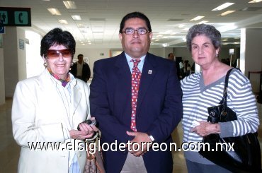 19112007
Esperanza Aranzabal, Jorge García y Camis Calleja llegaron de Veracruz.
