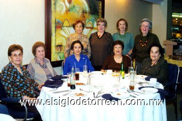28112007
Doña Elena Ortueta junto a sus amigas Dorita Gómez, Lety Dugay, Dorita Cázares, Martha Hernández, Raquel Lugo, Elia Zarzosa, Tere Iglesias y Amelia Lugo.