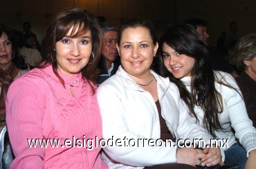 25112007
Mónica Saldaña, Myrna Mafud y Mónica Villar.