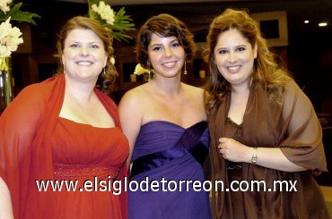 29112007
Tami John, Fabiola Dobelly y Paty González Arriaga.