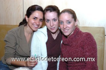 30112007
Ana Karla Veyán, Mariana García y Cristy Berlanga.