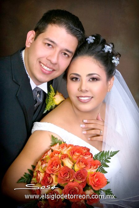 Ing. Carlos Alberto Gámez Castillo y Lic. Claudia Martínez Martell contrajeron matrimonio en la parroquia de San Pedro Apóstol de la ciudad de San Pedro de las Colonias, Coah., el sábado 27 de octubre de 2007. 

Studio Sosa