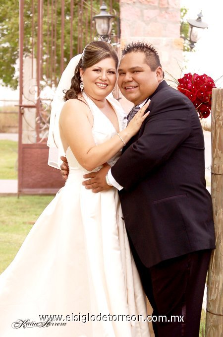 Sr. Francisco Xavier Mora Dávalos y Srita. Alejandra de la Torre de la Torre contrajeron nupcias en la capilla de La Resurrección del Centro Saulo el sábado 29 de septiembre de 2007. 

Katia Herrera Fotografía.