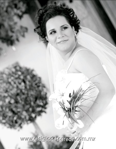 Srita. Denise Hinojosa Medrano el día de su enlace nupcial con el Sr. Carlos Alberto Chavarría Urbina.

Estudio Carlos Maqueda