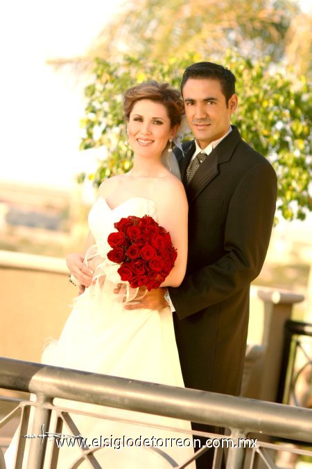 Sr. Luis Fernando Compeán Ramírez y Srita. Marcela Pereyra González contrajeron matrimonio en la parroquia de Nuestra Señora de la Encarnación el viernes nueve de noviembre de 2007.

Estudio Carlos Maqueda.