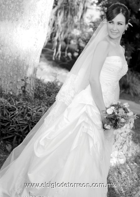Srita. María Eugenia Ávila Orozco, el día de su boda con el Sr. Héctor Cantú Niño de Rivera.

Estudio Carlos Maqueda.