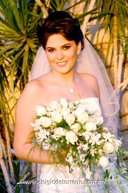 Srita. Valeria Jardón Castro el día de su enlace nupcial con el Sr. Francisco Towns Izaguirre.

Estudio Alfredo Martínez.