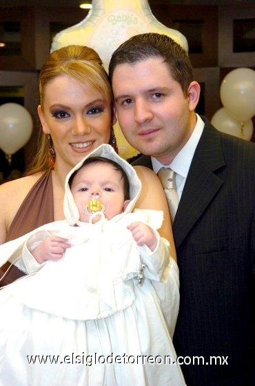 01122007
Faruk con sus padres Faruk Fernández González y Odila Vargas de Fernández.