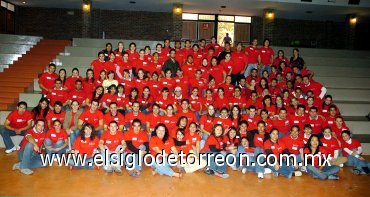 02122007
Alumnos salientes de la Universidad Iberoamericana Laguna, tuvieron el viernes pasado su IX Encuentro de Egresados Otoño 2007.