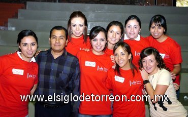 02122007
Dulce Ortega, Gerardo Yáñez, María González, Silvia Hernández, Mónica López, Gina Juárez, Laura Castro, Ruth Gamboa y Daniela Orozco.