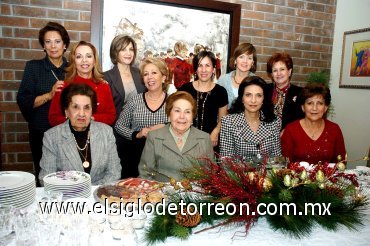 08122007
Miriam de Batarse, Luki del Bosque, Malena de Sirgo, Guille Murra, Bety Gómez, Maga de Obeso, Rita de Iruzubieta, Gaby Sánchez, Gaby Acosta, Gaby Garza y la maestra Adriana Ortega.