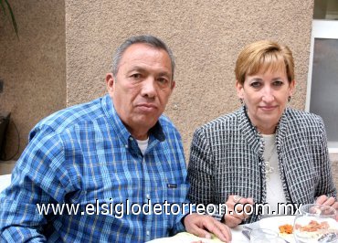 03122007
Carlos y Meche García.