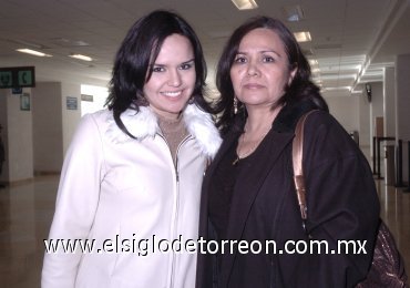 03122007
María del Carmen de la O y Luz Elvira Vizcarra.