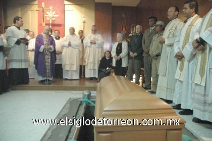 Don Fernando murió  a los 92 años de edad, a cinco meses de celebrar el 50 aniversario de su ordenación como obispo y en medio del Jubileo de Oro de la Diócesis que dirigió durante 32 años.