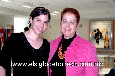 12122007
Susana Villarreal y Rosa Alicia Estens de Martínez viajaron a Tijuana.