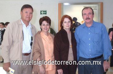 09122007
Eugenia Román, Isabel de Román, Ignacio y Lorena Chong viajaron a Mazatlán.