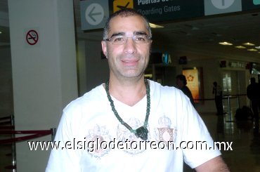 16122007
Norman Bardavid viajó a México.