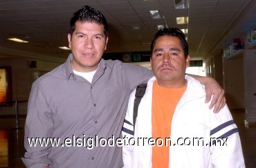17122007
René Molina viajó a La Paz, Baja California y fue despedido por Omar Castañeda.