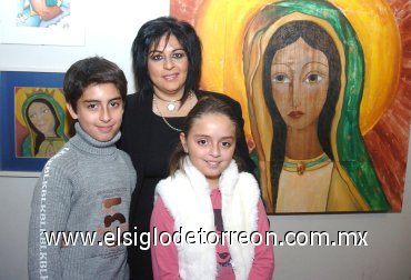 17122007
Alejandra de la Peña, Hugoalexi y Alexa Núñez.