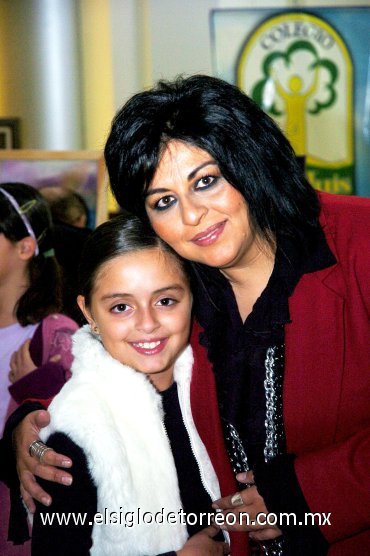 10122007
Alejandra de la Peña y Elexa Núñez.