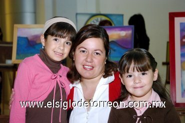 10122007
Berny Quiroz de Silva, Estefanía y Ana Cristina Silva.
