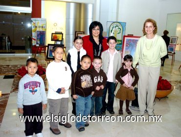 10122007
Luis Arratia, Jesús Corral, Jorge Martínez, Miguel Ángel Cumplido, Emilio Martínez, Ana Cristina Silva, Elexa Núñez, Alejandra de la Peña y Rosario Murra.