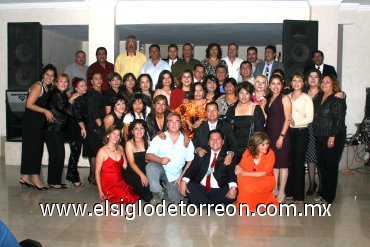 11122007
Ex alumnos de la Primera Generación (1979-1982) de la Escuela Secundaria Federal No. 5, de la ciudad de Gómez Palacio de las secciones A, B, C, D y E, se runieron en días pasados.