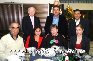 12122007
Enrique Marcos, Cristina Treviño, Carlos Noyola Cedillo, María de la Luz de Noyola, Luciano Arriaga Acosta, César Metlich y Lucy de Metlich.