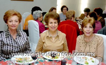 19122007
Pily de León, Hortensia de García y Matilde Ruenes.