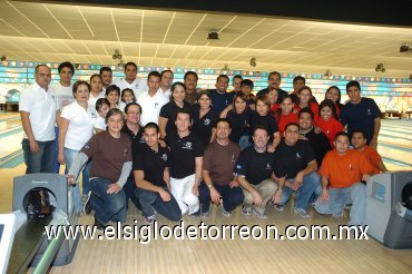 13122007
Convivencia del personal de despachos de la localidad.