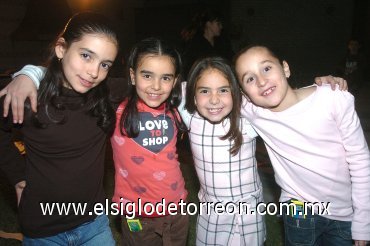 25122007
Paulina de la Garza, Andrea González, Isabel González y Brenda Saldaña.