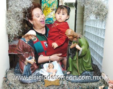 21122007_v_La Navidad no es otra cosa que una fecha mágica donde todo se puede hacer realidad, Tita Chiffer de Mijares la festejará por primera vez al máximo en compañía de su nieta Daniela.