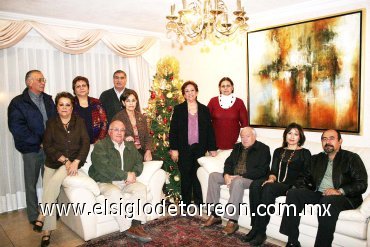 19122007
Álvaro González, Alma de González, Ricardo Castillo, Rita de Castillo, Sergio Ferriño, Elva de Ferriño, Manuel Chávez, Mary Carmen de Chávez, José Márquez, María Elena de Márquez y Sra. de Borjón.