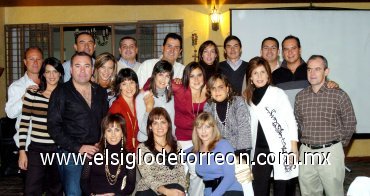 19122007
Canela, Daniel, José, Rosarín, Tetos, Susana, Lizeth Murra, Javier, Cecy, Jaime, Eva, Carlos, Paty, Ricardo, Selina, Ricky, Martha, Astrid, Toño y Cristy