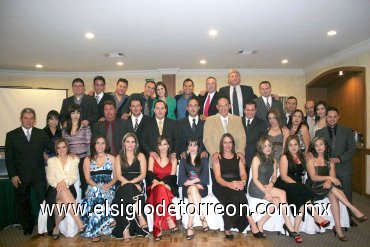19122007
Grupo de motociclistas de Enduro Laguna acompañados de sus parejas en una reunión organizada con motivo de la próxima Navidad.
