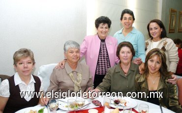 19122007
Lupita Sotomayor, Maru Stamatio, Carmen Iruzubieta, Esperanza Aranzábal, Alida Madero, Olga Martínez y Angelina Ruenes.