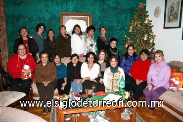 21122007
Yola, Rosy, Paty, Hilda Patricia, Irma, Rebe, Bertha, Claudia, Corina, Lupita, Laura, Chela, Chelo, Silvia, Silvia L., Mayela, Mercedes y Blanquita.
