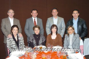 22122007
Enrique y Nancy Humphrey, Óscar y Susana Müller, Enrique y Pilar Silveyra, Daniel y Canela Amarante.