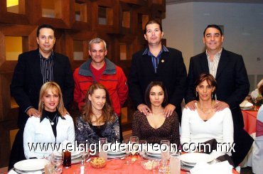 22122007
Javier y Bety Martínez, Juan Pablo y Jéssica Ramírez, Eduardo y Lucy Gama, Eduardo y Charito Cepeda.