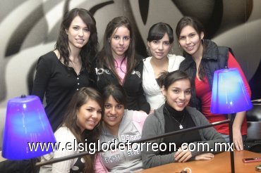 23122007
Martha Bitar, Ana Cris Pérez, Mariana Alanís, María Quintanar, Magdalena Valenzuela, Esther Babún y Bárbara Tueme.