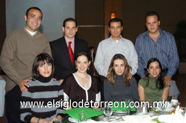 27122007
Baltazar y Cecilia Villarreal, Severino y Claudia González, Mauricio y Gilda Nahle, Genaro y Ana Tere Torres.