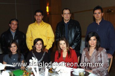 27122007
Ricardo y Bibiana Barrera, Ramón y Silvia Negrete, Federico y Silvia Obeso, Gazi y Soraida Issa.