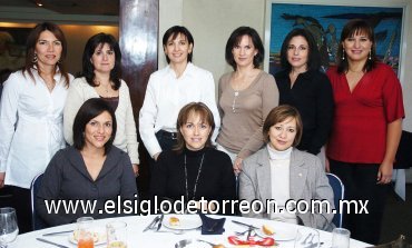 16122007
Lourdes de Babún, Beatriz de Arenal, Cony Cuéllar, Terali de Bambún, Lina Serhan, Genoveva Cruz, Maylen Rodríguez, Teresa Bernal y Norma Santibáñez.
